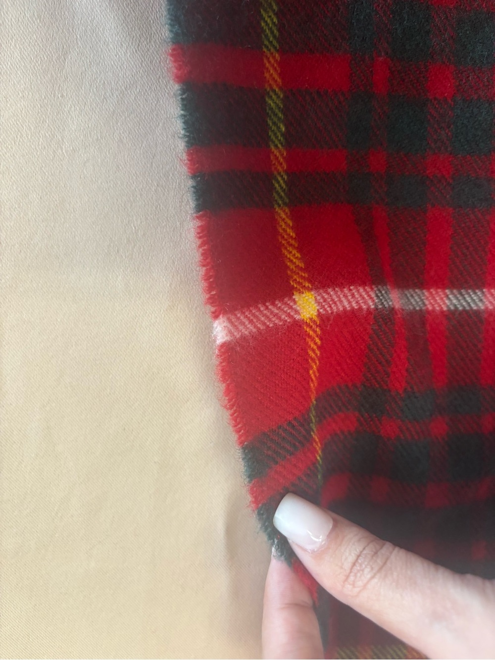 Ingles Buchan 100% Lambswool Tartan Scarf 12 X 62” Scotland Fringe Red Holiday - Picture 12 of 13